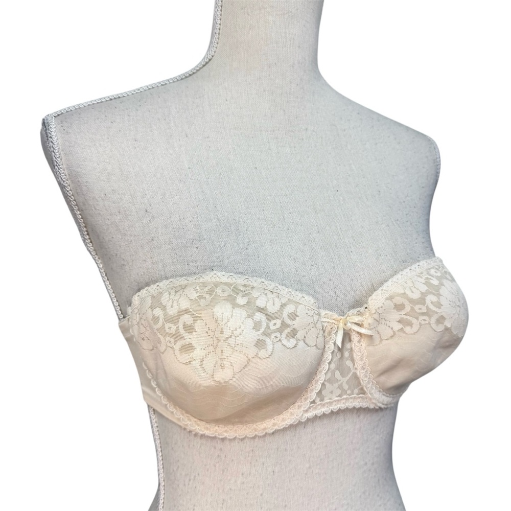 Maidenform Pretty Shapely Vintage Ivory Strapless Bra 36B Dainty Retro Sissy